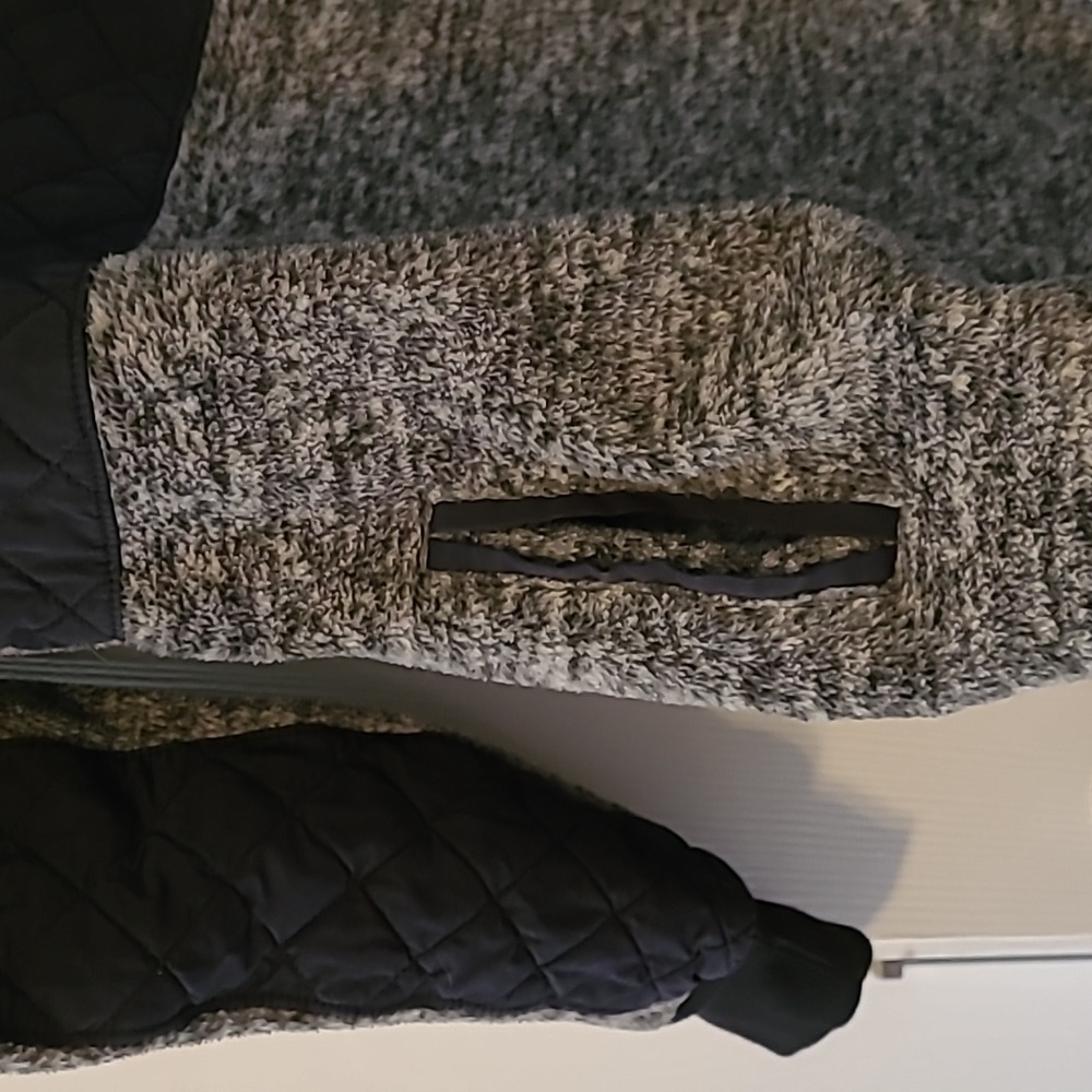 Pullover - Picture 3 of 3